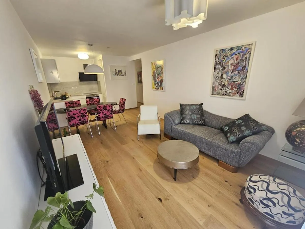 Charming Apartment Mari Znjan Split