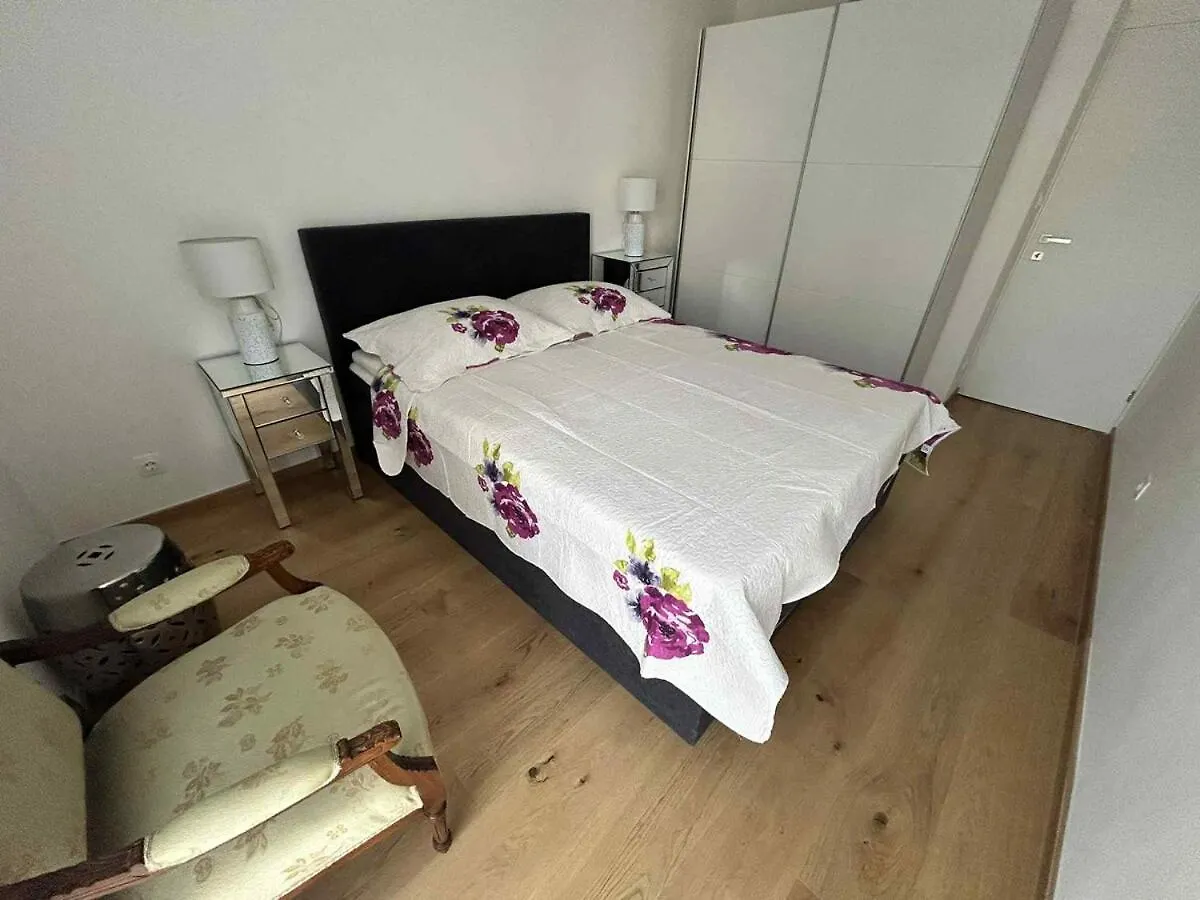 Charming Apartment Mari Znjan Split